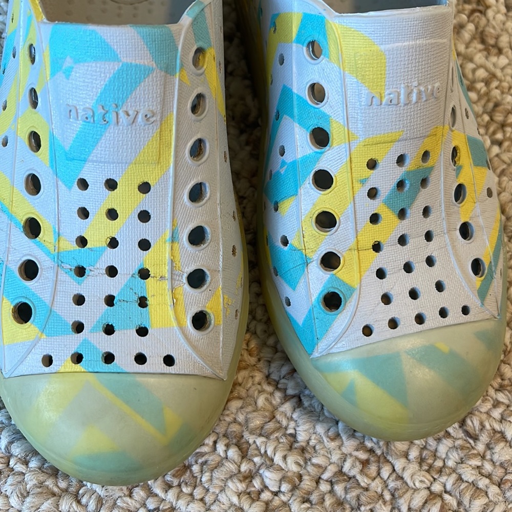 Native Shoes - Picture 3 of 7